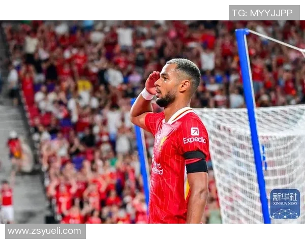 香港足球明星队外套热销背后的故事与球迷的热情互动